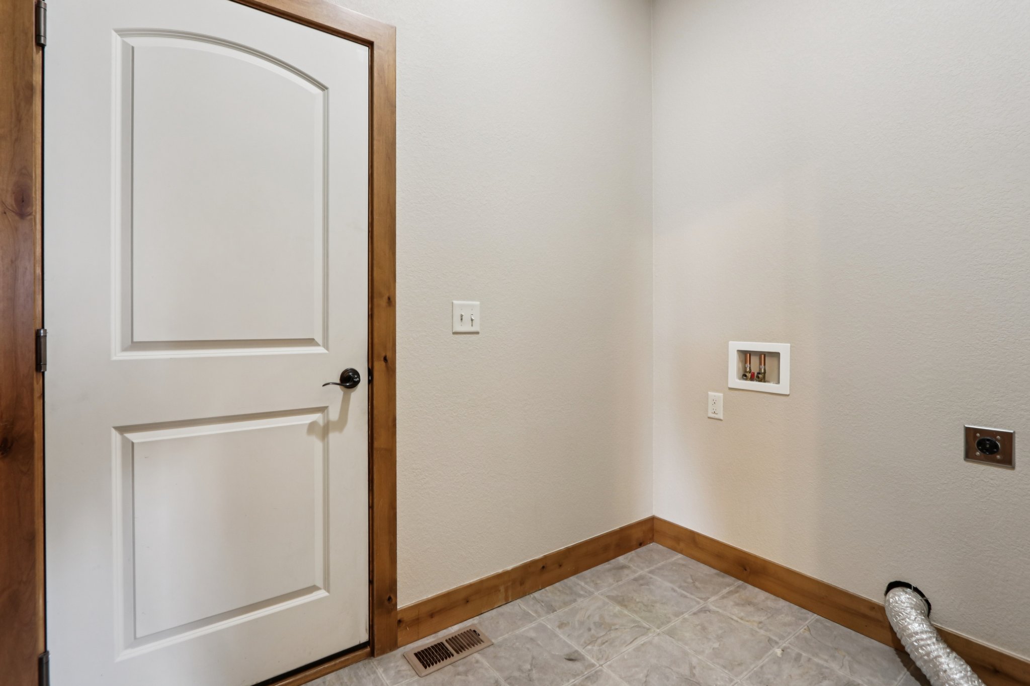 Leola Way-S1802-040.jpg