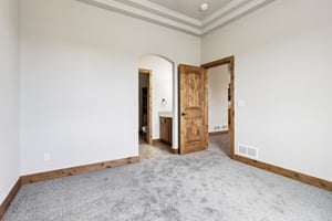 Leola Way-S1802-025.jpg