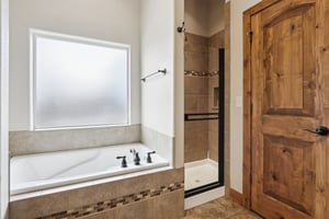 Leola Way-S1802-037.jpg