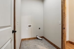 Leola Way-S1802-041.jpg