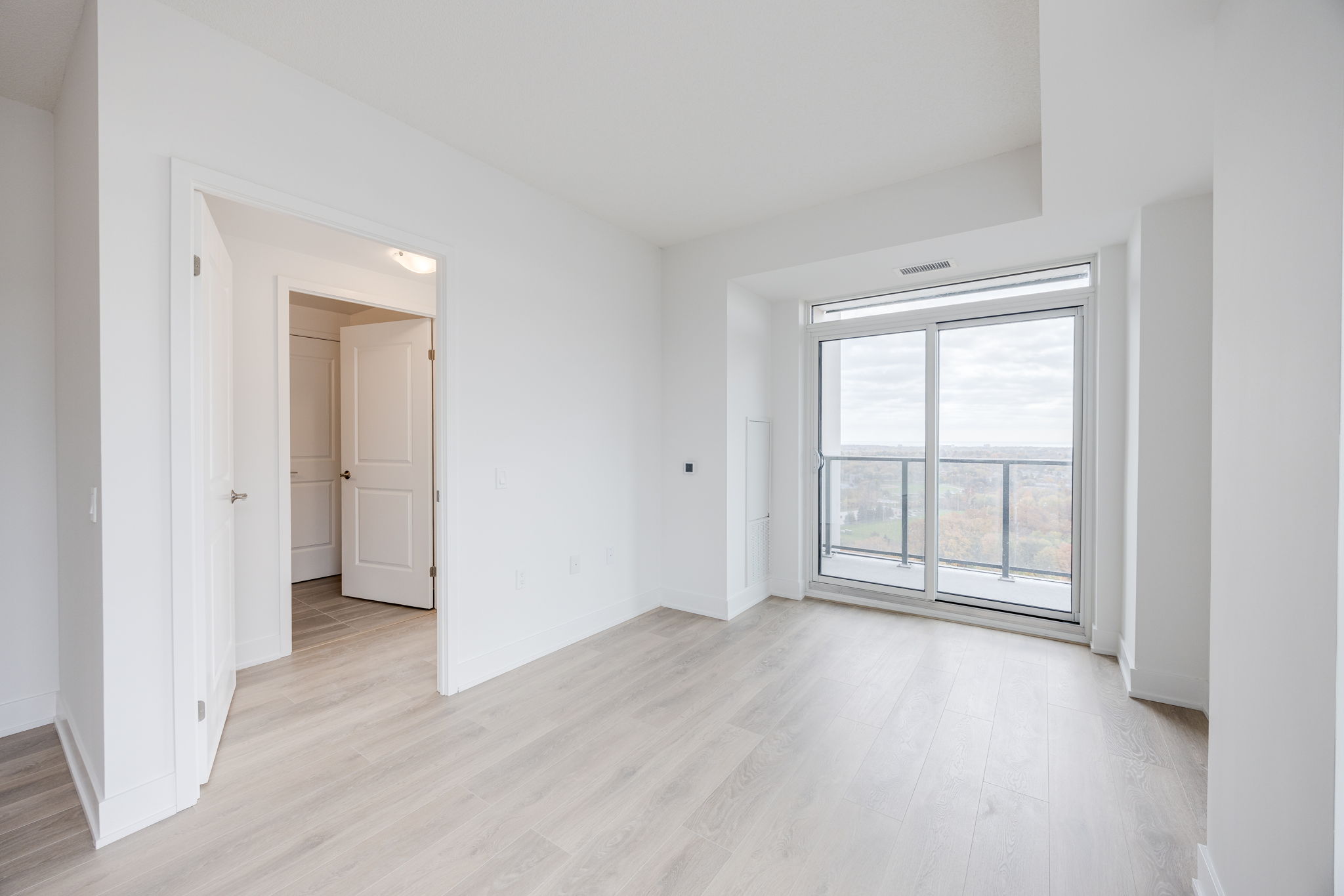 Mississauga property showcase — delivered property photograph 9