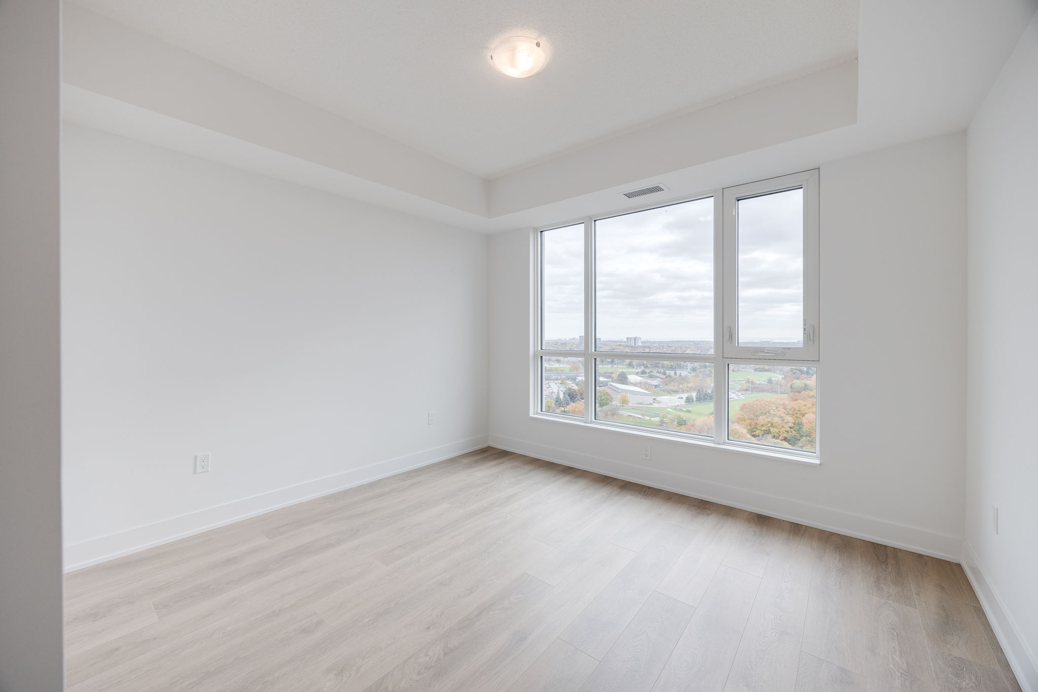 Mississauga property showcase — delivered property photograph 12
