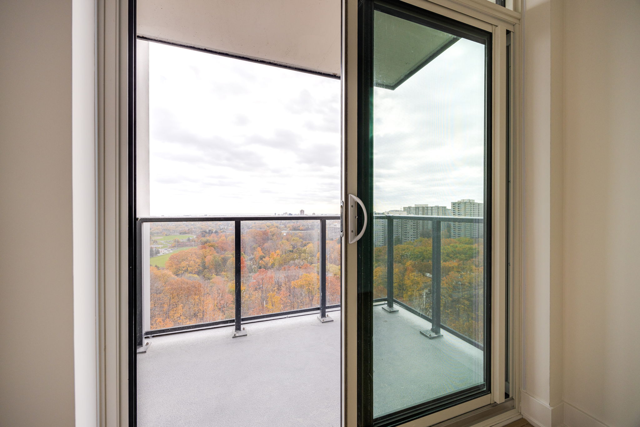 Mississauga property showcase — delivered property photograph 22