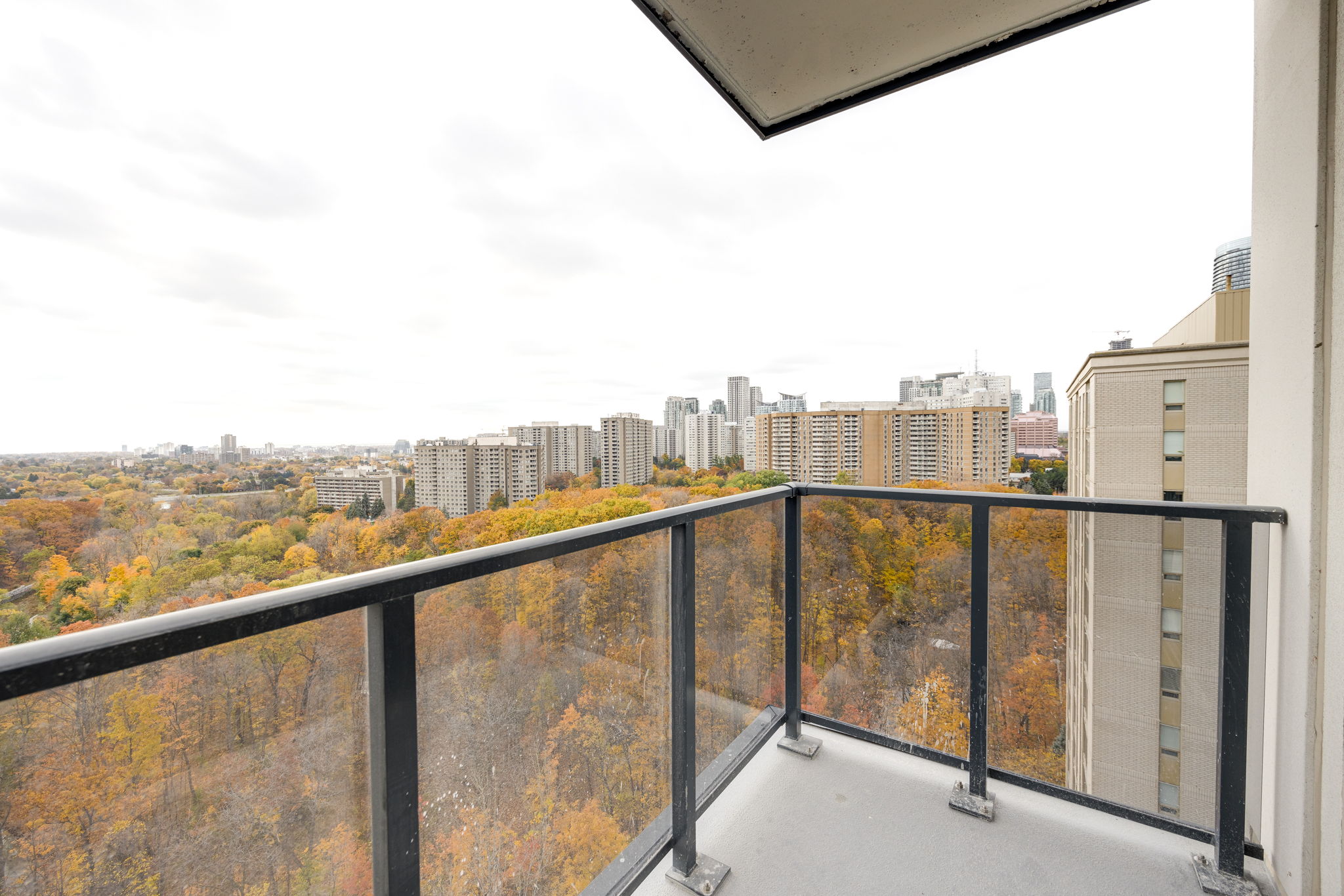 Mississauga property showcase — delivered property photograph 23