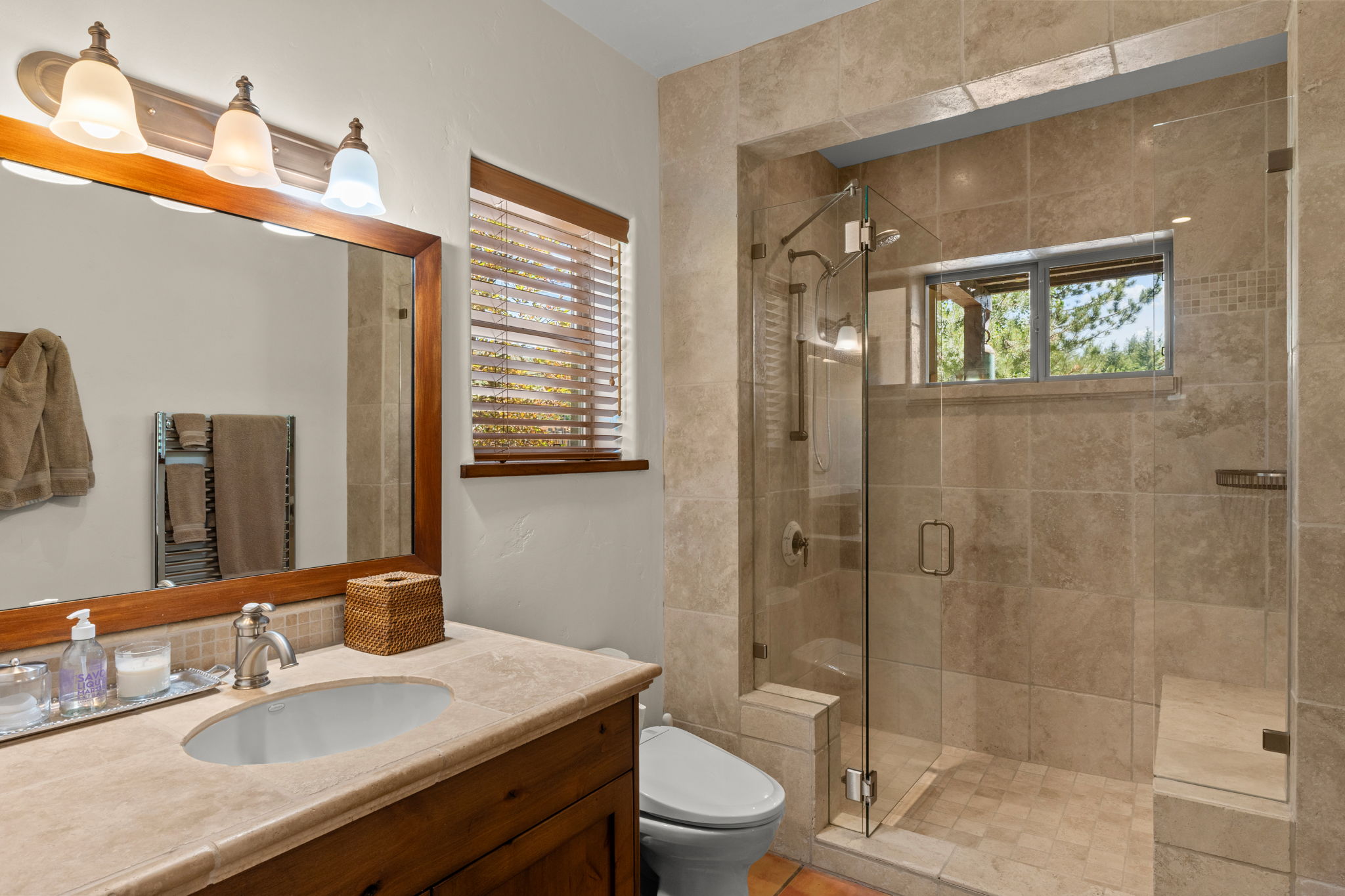 Secondary En-Suite Bathroom