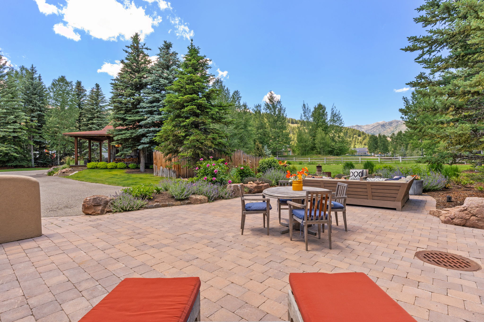 Spacious Patio