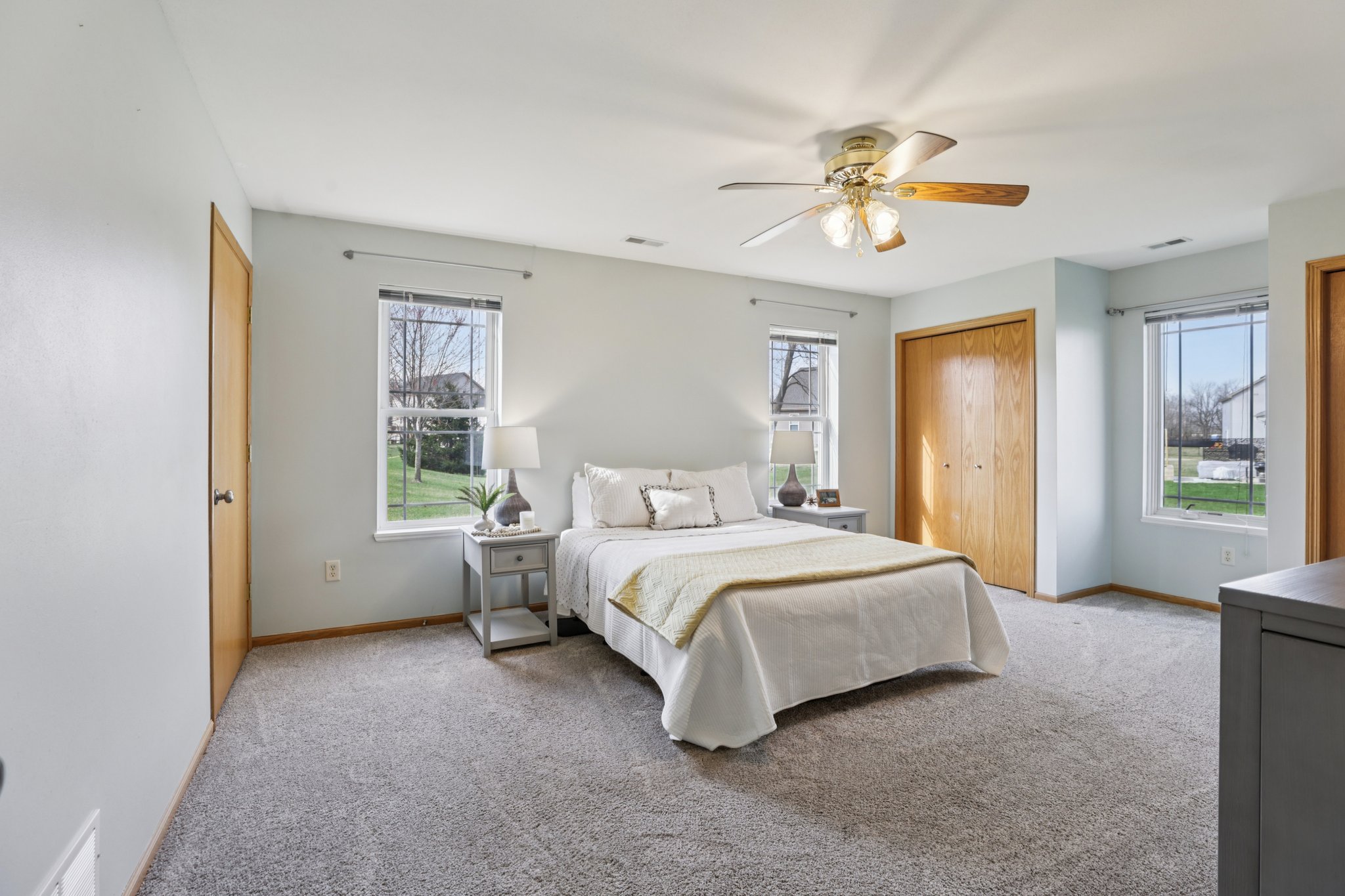 Douglas Dr-S0904-017.jpg