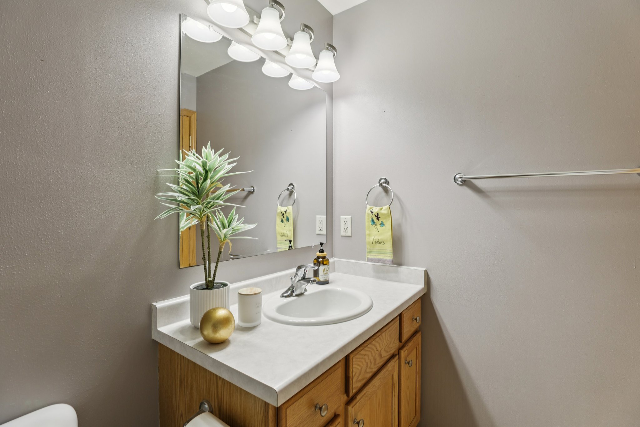 Douglas Dr-S0904-023.jpg