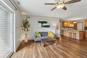 Douglas Dr-S0904-006.jpg