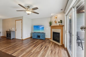 Douglas Dr-S0904-007.jpg