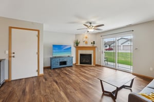 Douglas Dr-S0904-008.jpg