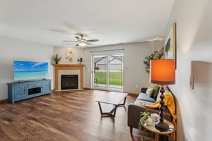 Douglas Dr-S0904-009.jpg