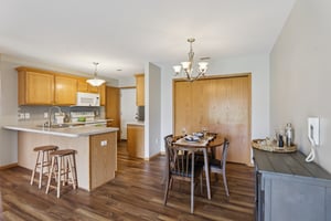 Douglas Dr-S0904-011.jpg