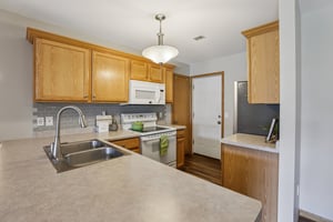 Douglas Dr-S0904-015.jpg