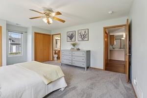 Douglas Dr-S0904-018.jpg