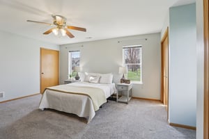 Douglas Dr-S0904-019.jpg