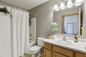 Douglas Dr-S0904-022.jpg