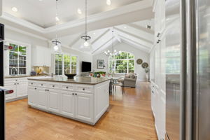 Vaulted Ceilings & Natural Light