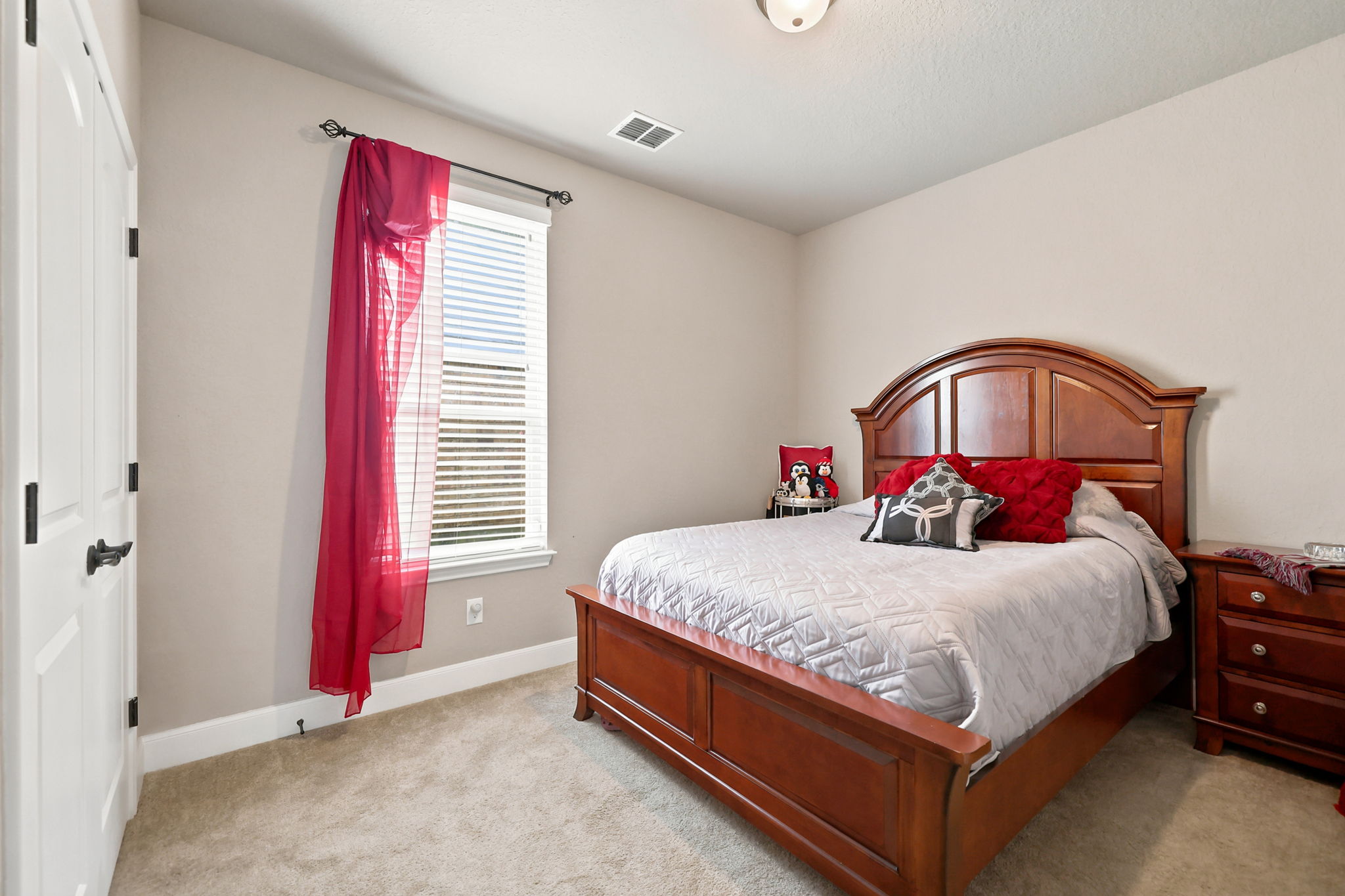  Photo 32