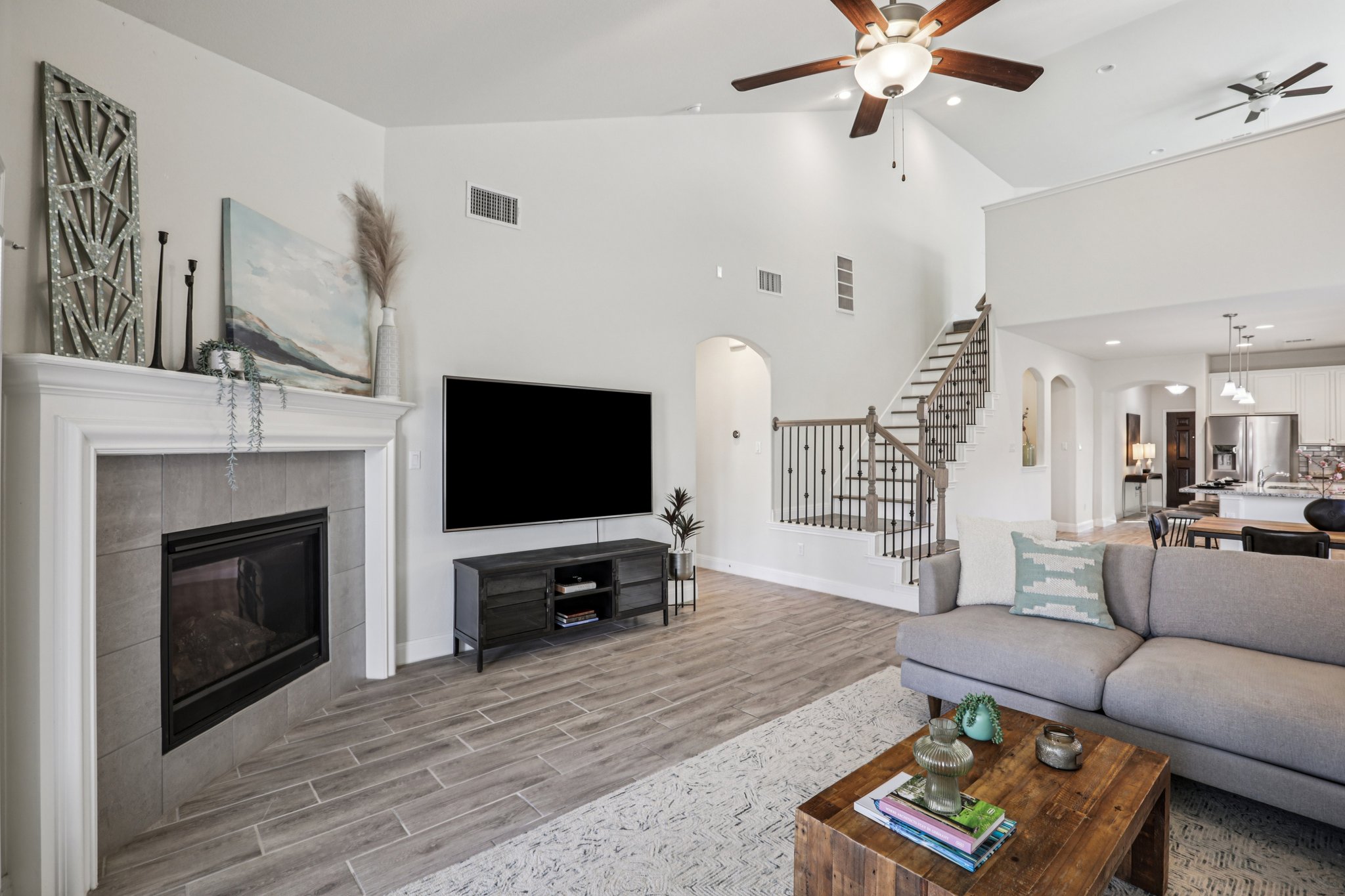 Quarryman Dr-S0104-013.jpg