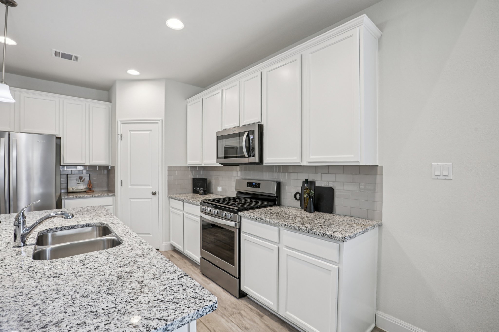 Quarryman Dr-S0104-020.jpg