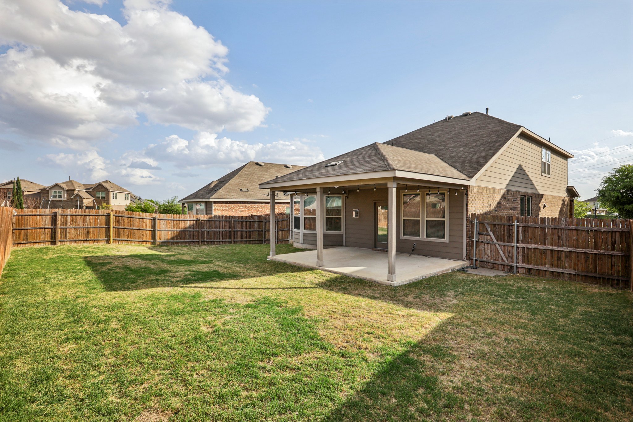 Quarryman Dr-S0104-052.jpg