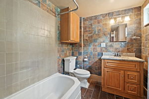 First floor bathroom 2
