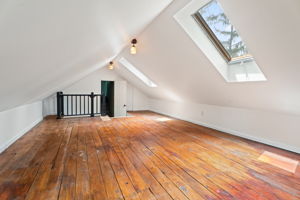 Den/Office/Flex space