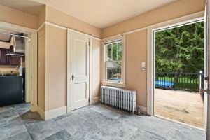 (Mud)Room leading to back deck
