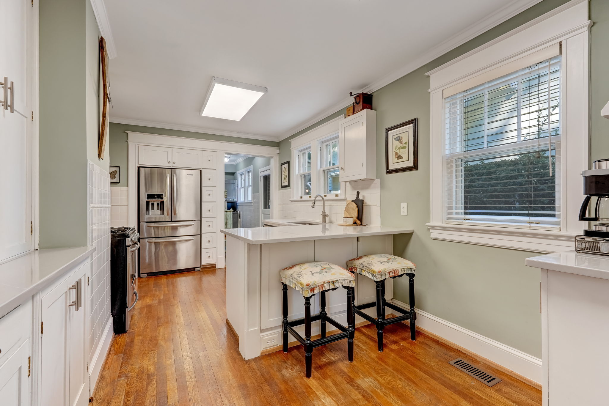 Kitchen/Breakfast Bar