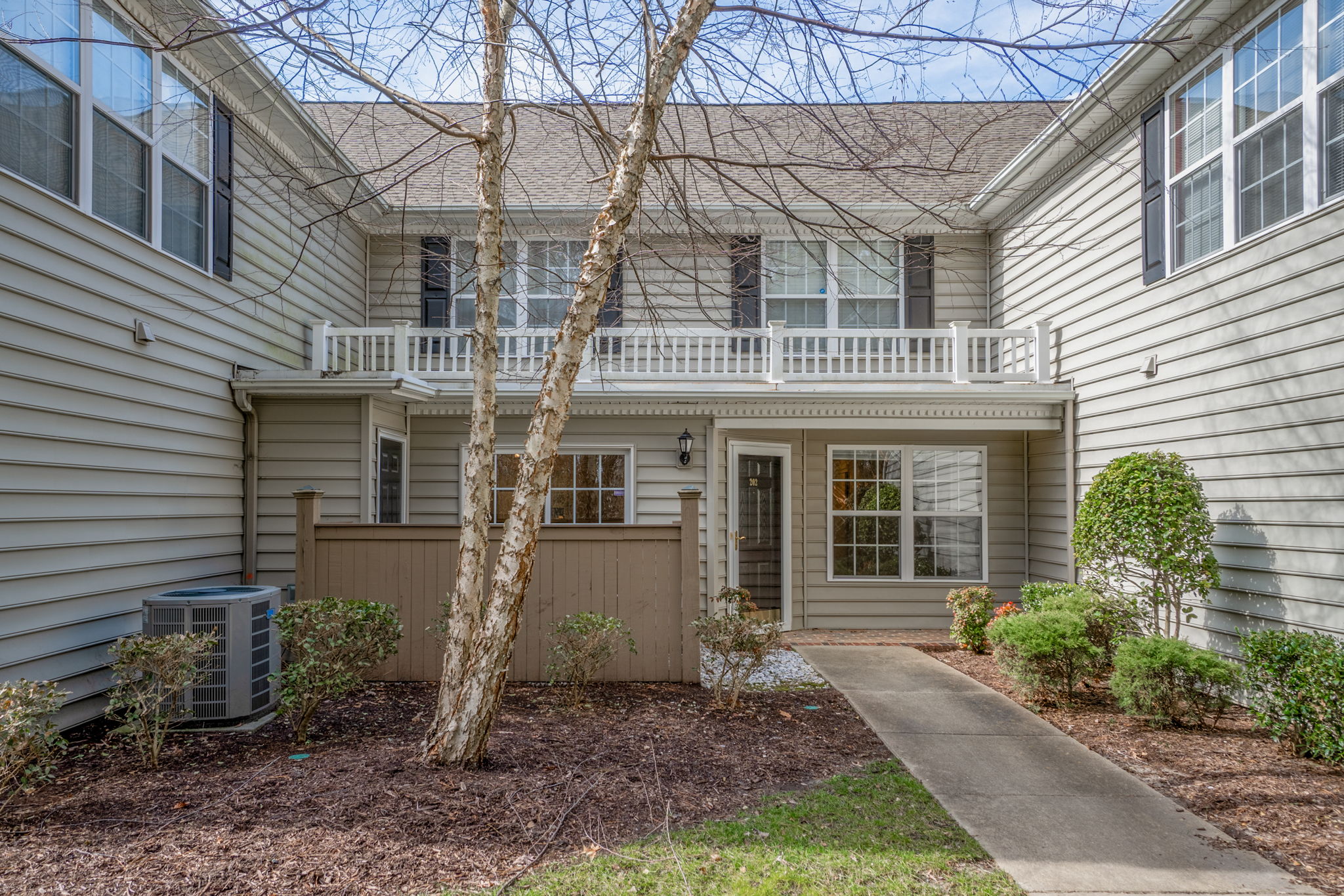 The Riverfront/ Condo/ Water's Edge/ Suffolk American Real Estate Media