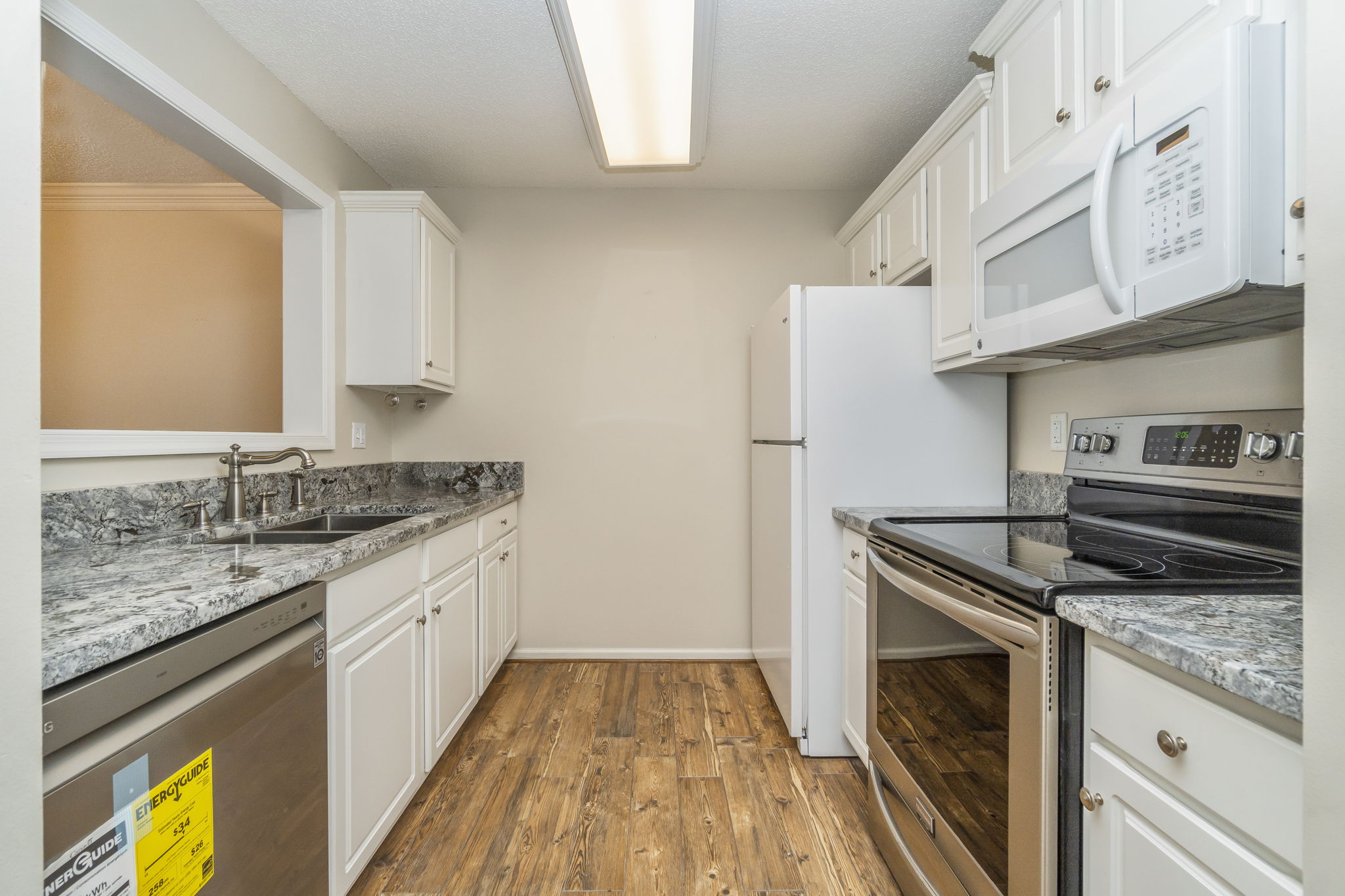 The Riverfront/ Condo/ Water's Edge/ Suffolk American Real Estate Media