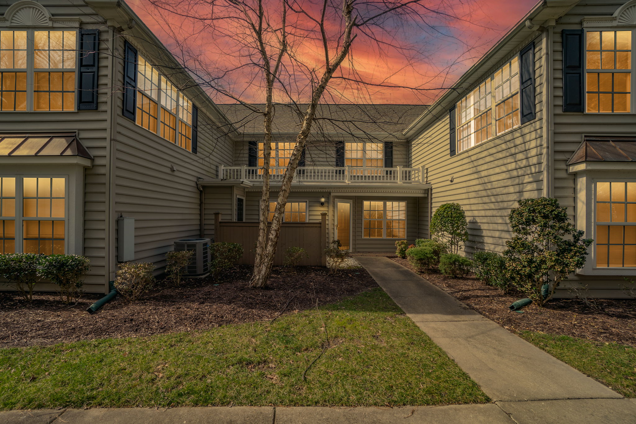 The Riverfront/ Condo/ Water's Edge/ Suffolk American Real Estate Media