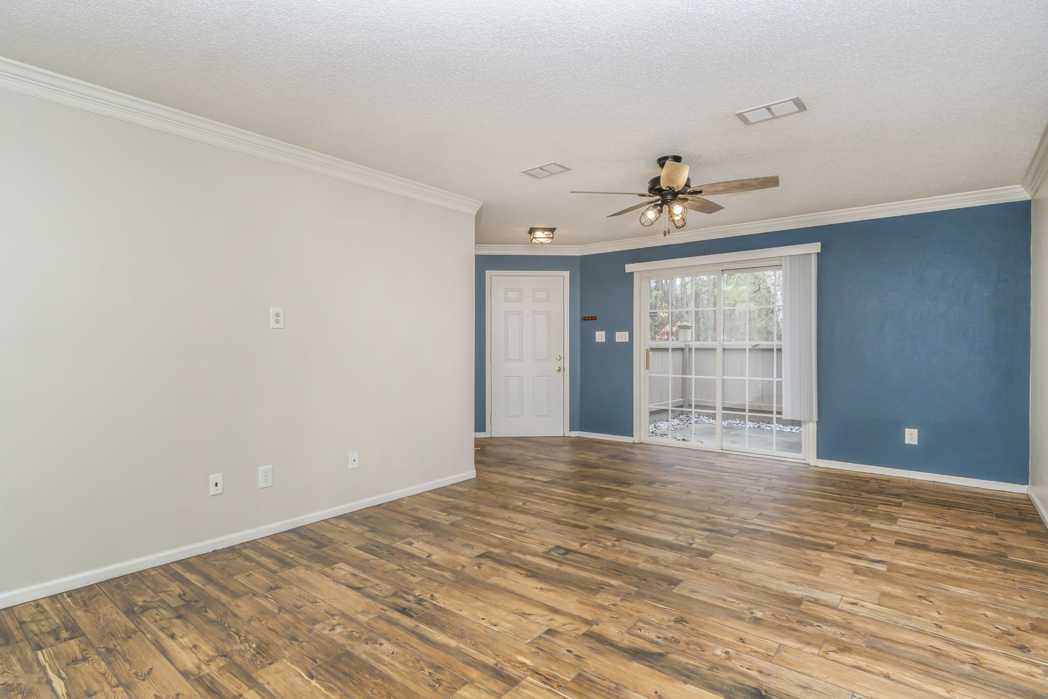 The Riverfront/ Condo/ Water's Edge/ Suffolk American Real Estate Media