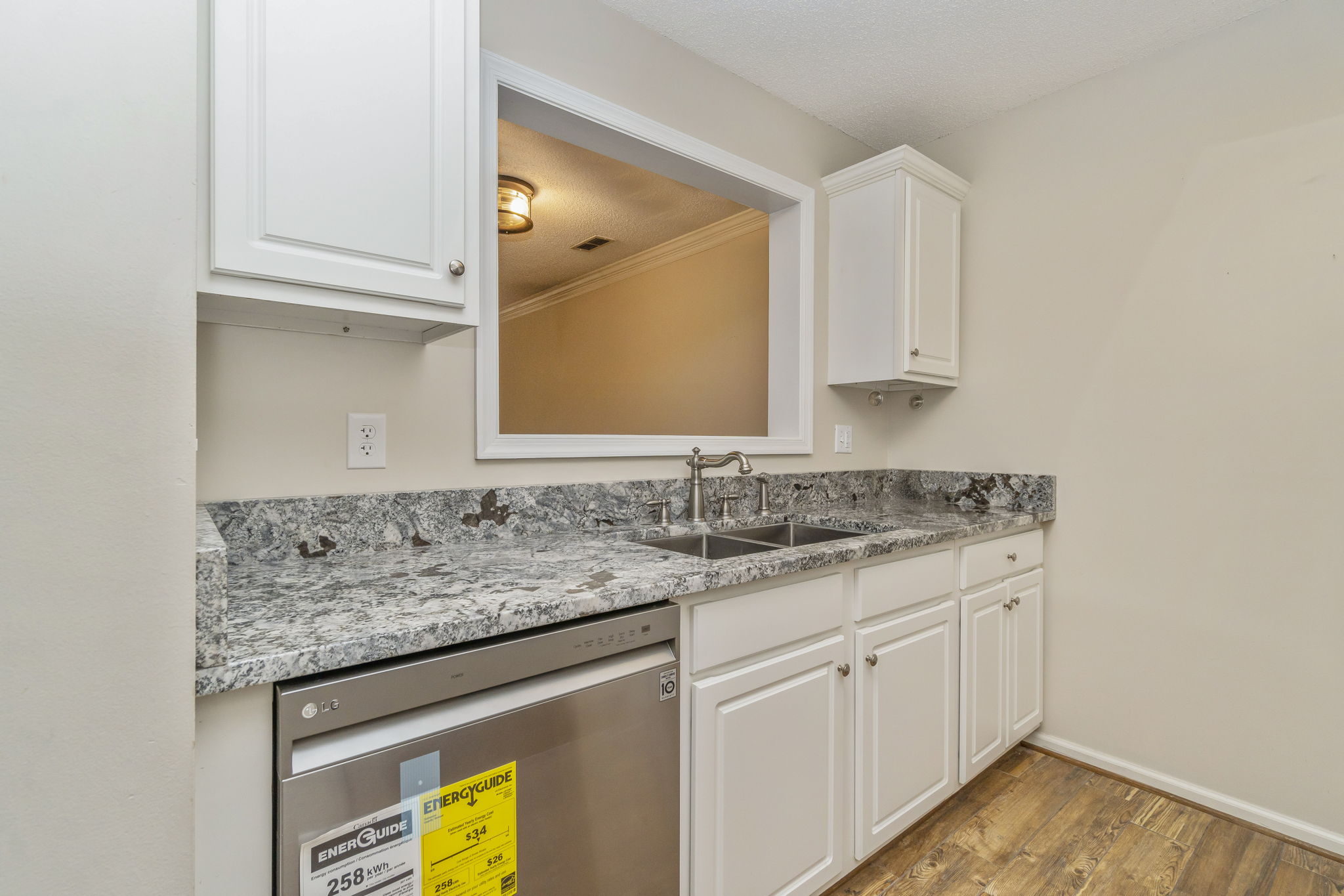 The Riverfront/ Condo/ Water's Edge/ Suffolk American Real Estate Media