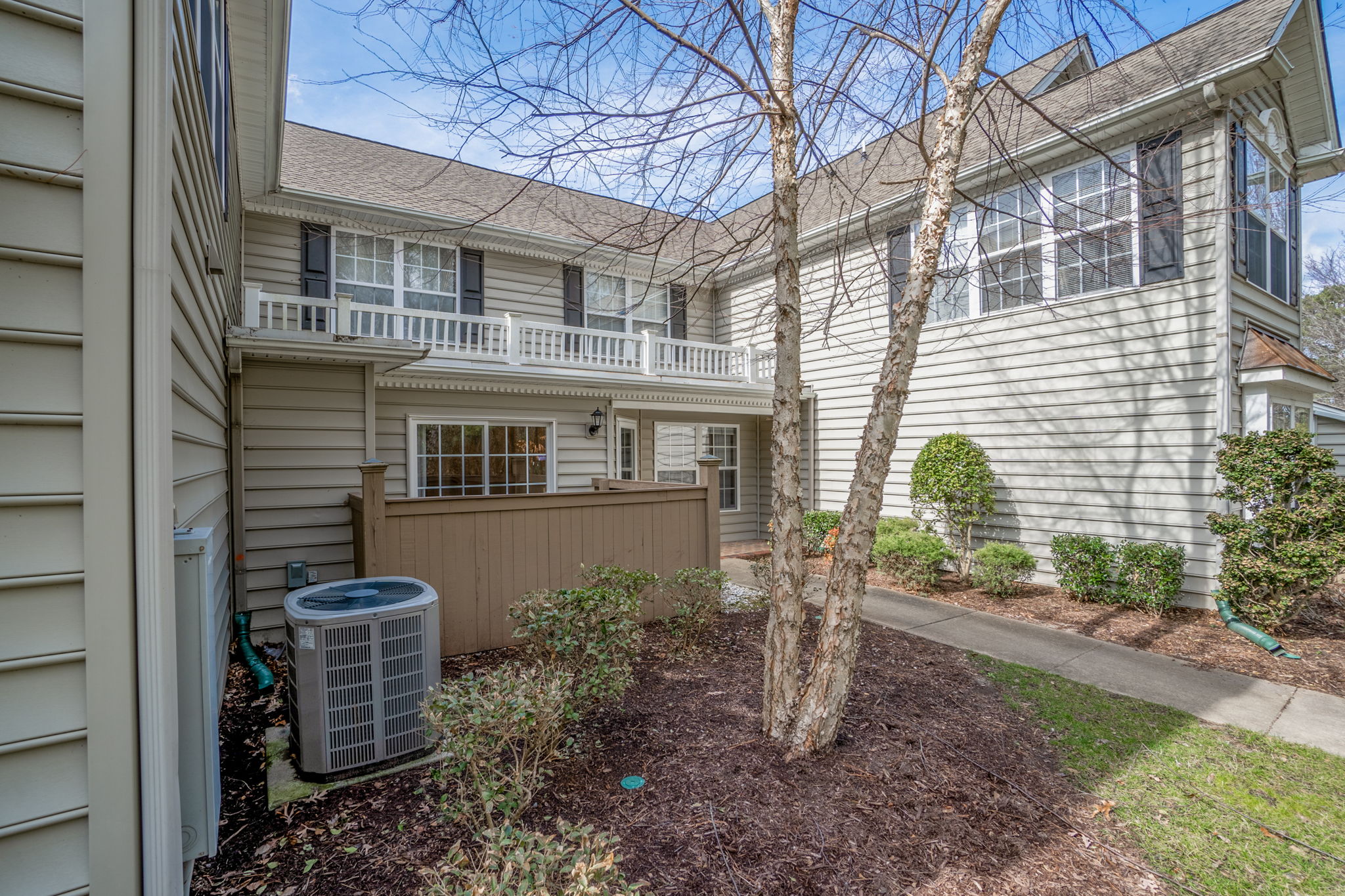 The Riverfront/ Condo/ Water's Edge/ Suffolk American Real Estate Media