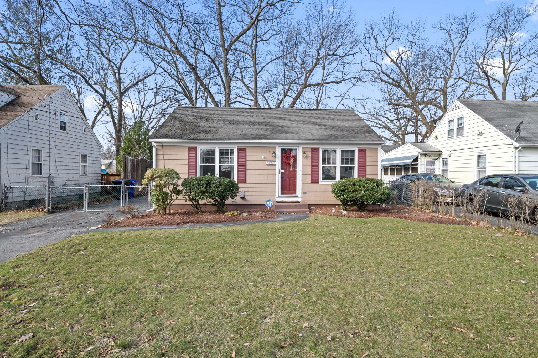 202 Shawmut St, Springfield, MA 01108 Seven Roads Media