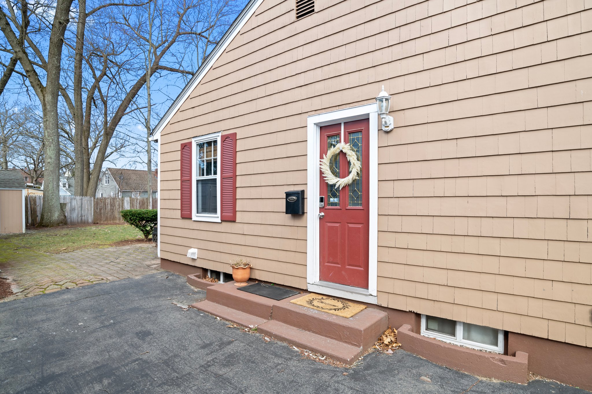 202 Shawmut St, Springfield, MA 01108 Seven Roads Media