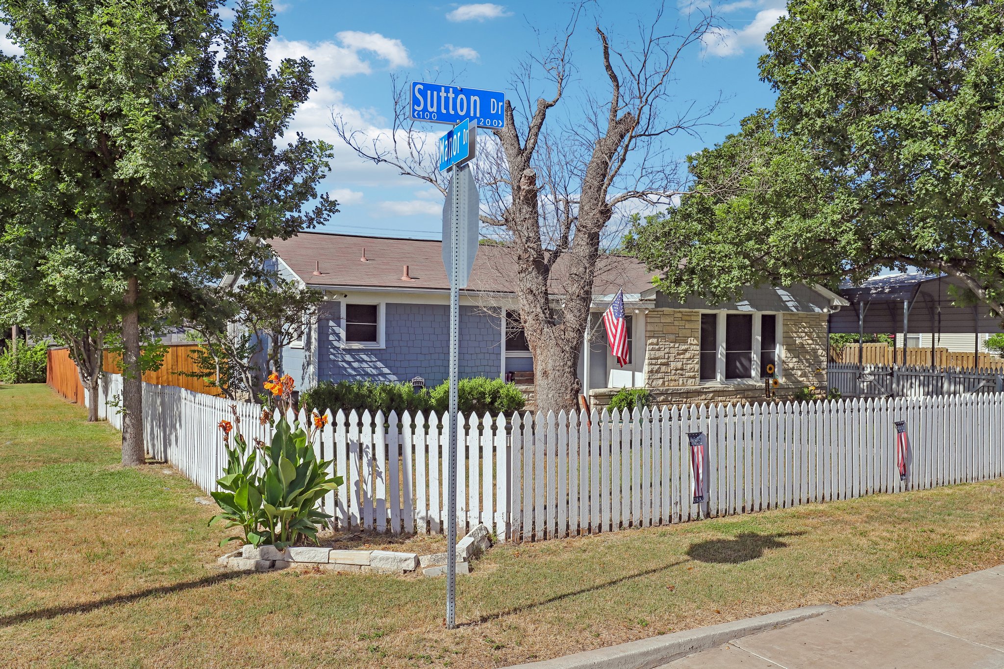 Sutton Dr-S1007-003.jpg