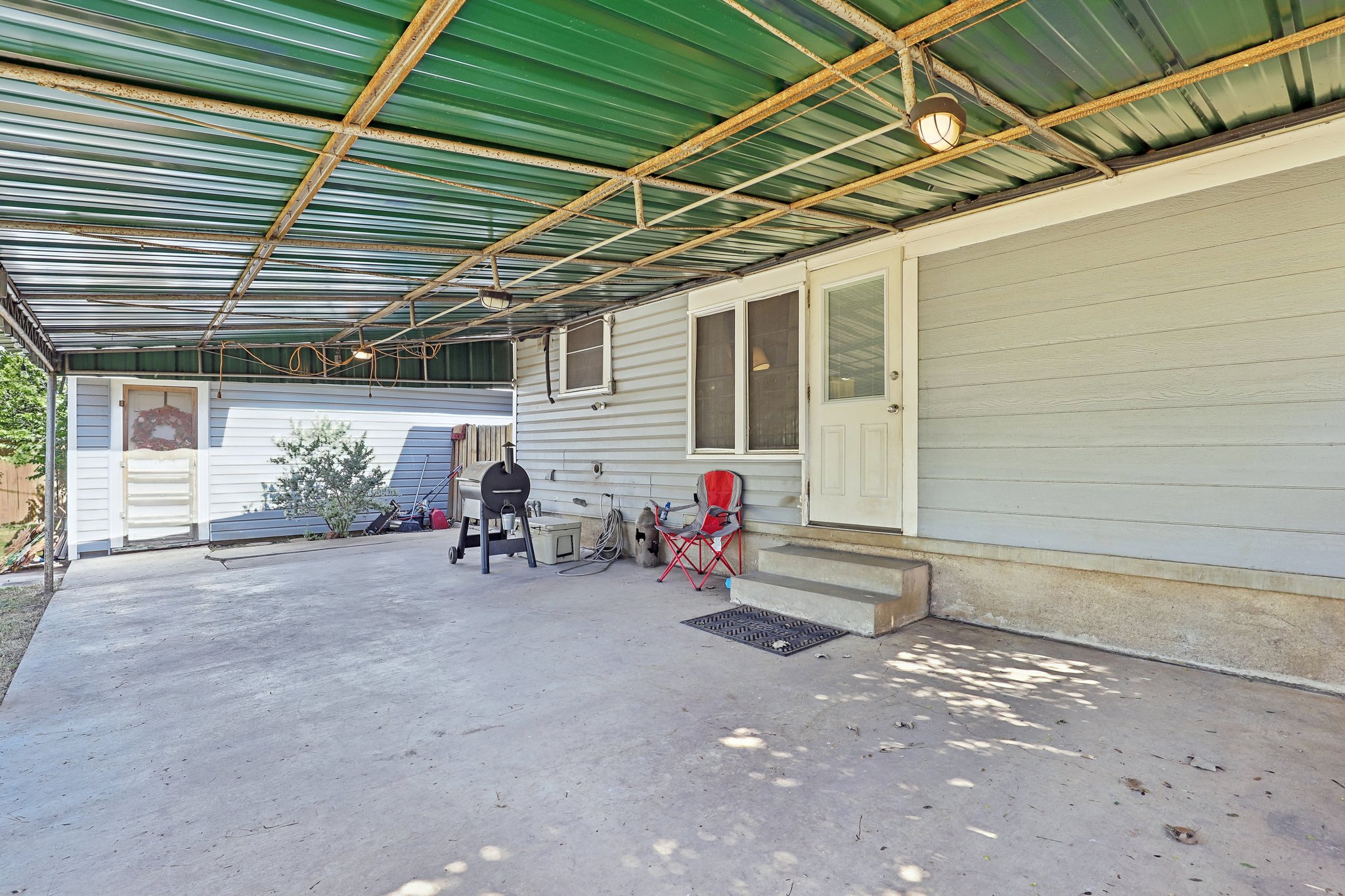 Sutton Dr-S1007-039.jpg