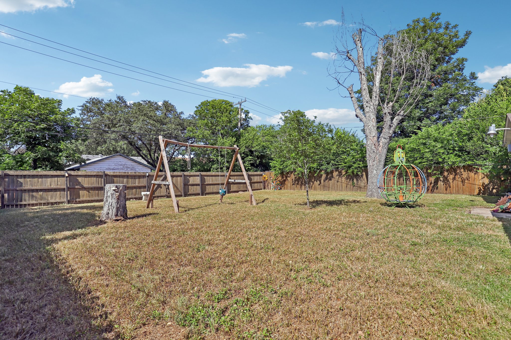 Sutton Dr-S1007-042.jpg