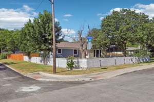 Sutton Dr-S1007-002.jpg