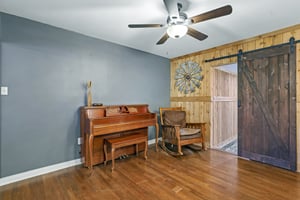 Sutton Dr-S1007-017.jpg