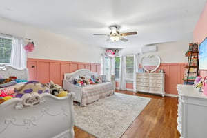 Sutton Dr-S1007-030.jpg