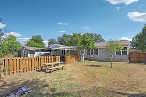 Sutton Dr-S1007-047.jpg