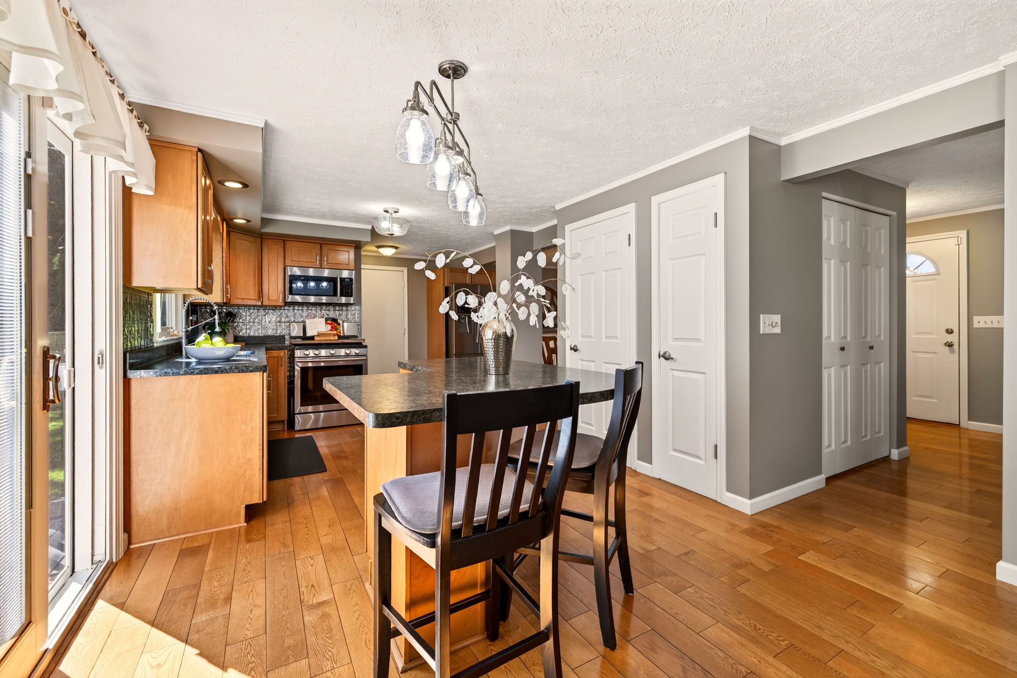  Photo 12