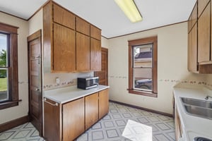 W 3rd St-S0506-018.jpg