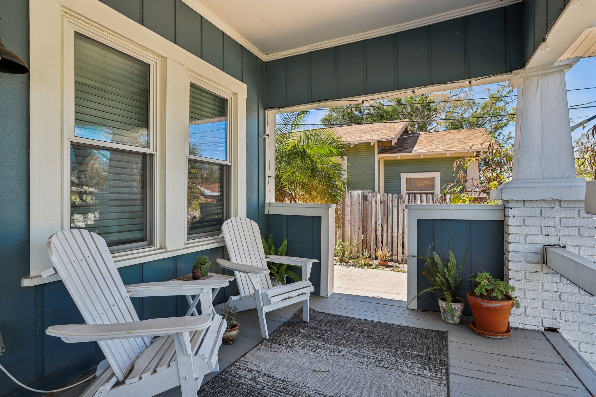 W Curtis St-S2502-009.jpg