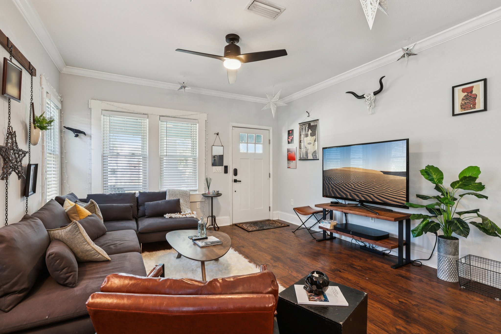 W Curtis St-S2502-014.jpg