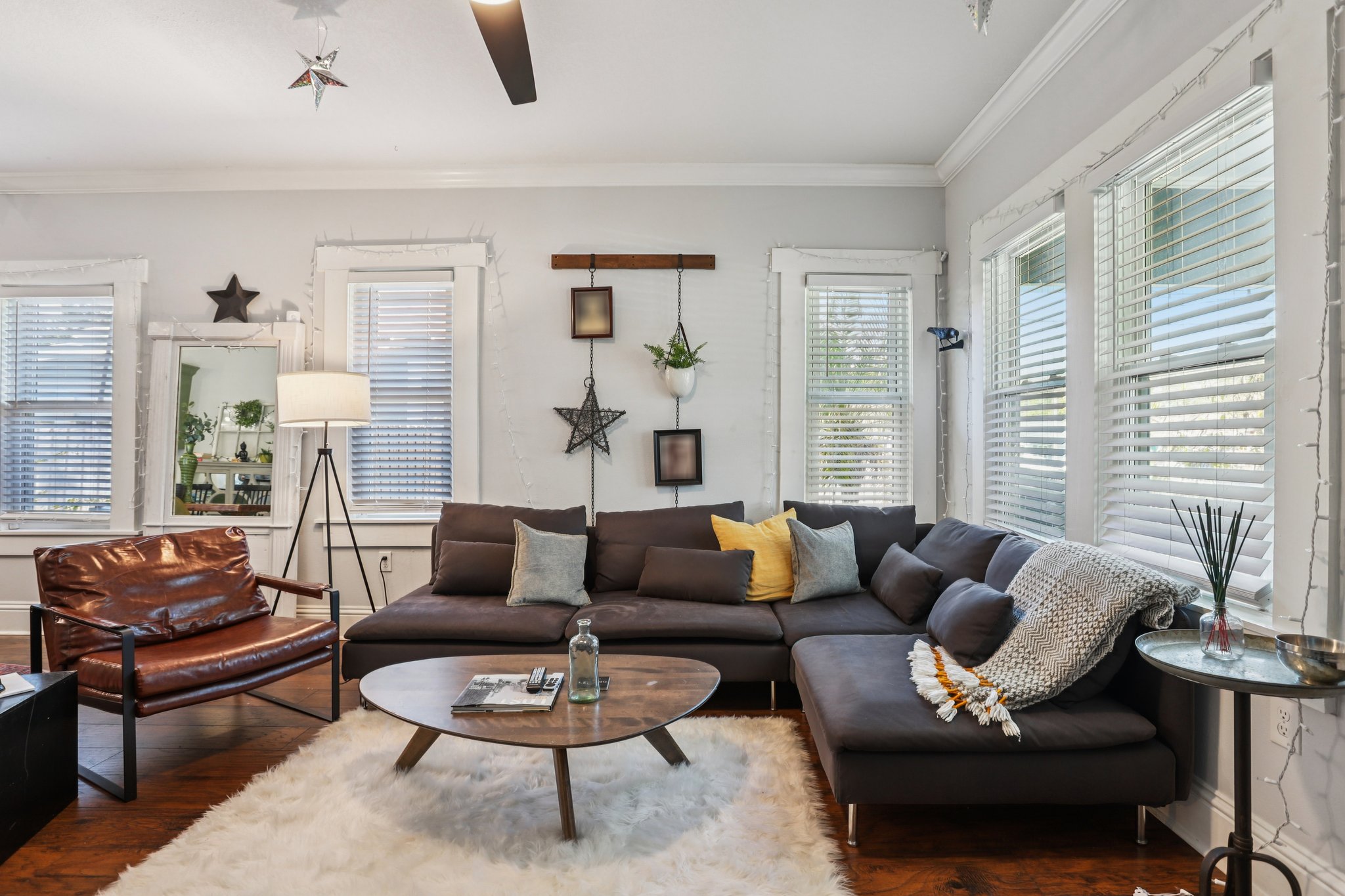 W Curtis St-S2502-015.jpg